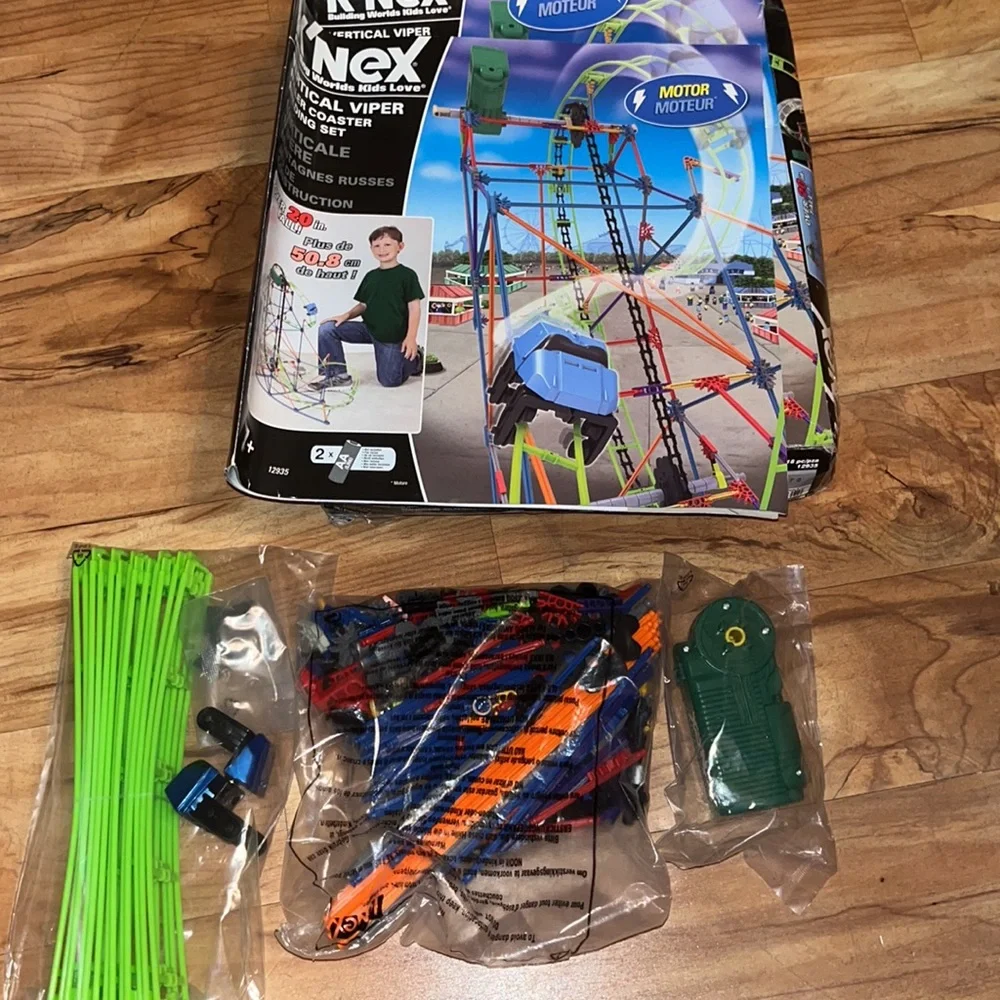 New in Box K’Nex Vertical Viper roller coaster building set motorized kit cool